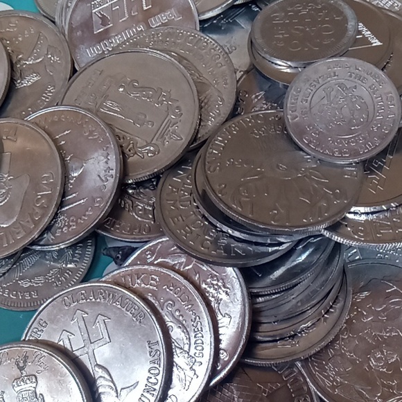 85 Mardi gras coins/random other coins - Picture 1 of 3